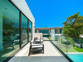 4425 Adams Ave, Miami Beach FL 33140