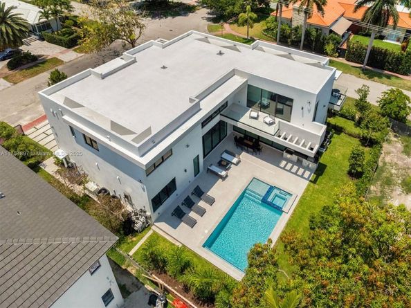 4425 Adams Ave, Miami Beach FL 33140