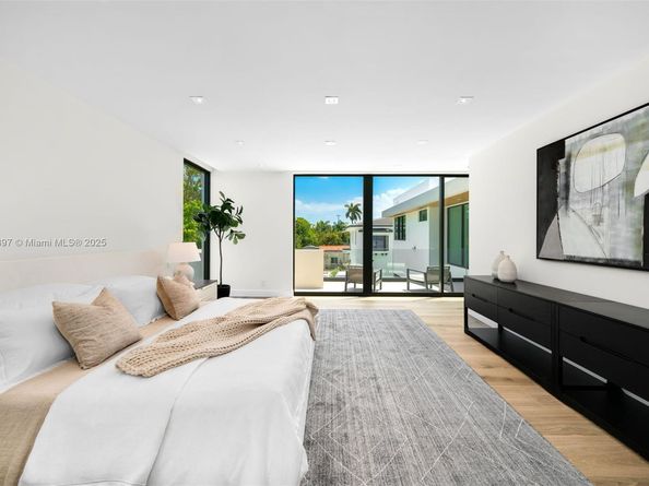 4425 Adams Ave, Miami Beach FL 33140
