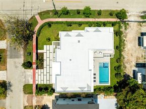 4425 Adams Ave, Miami Beach FL 33140