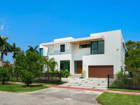 4425 Adams Ave, Miami Beach FL 33140