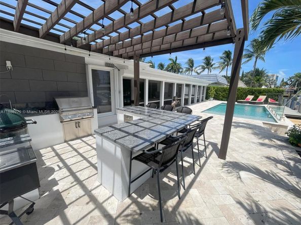 2740 NE 6th St, Pompano Beach FL 33062