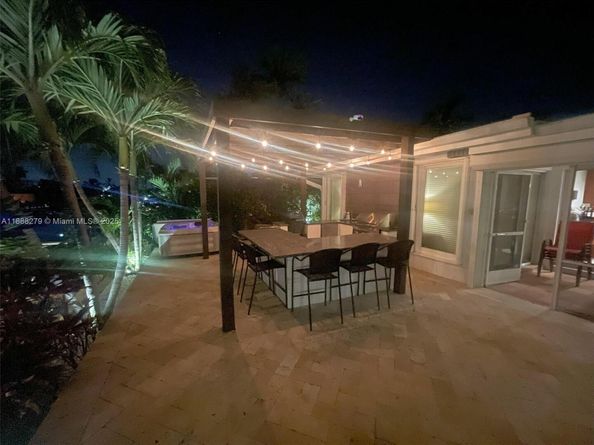 2740 NE 6th St, Pompano Beach FL 33062