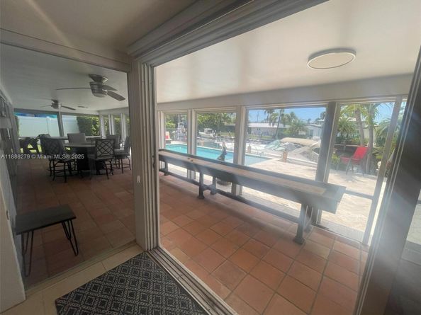 2740 NE 6th St, Pompano Beach FL 33062