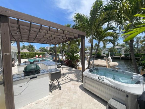 2740 NE 6th St, Pompano Beach FL 33062