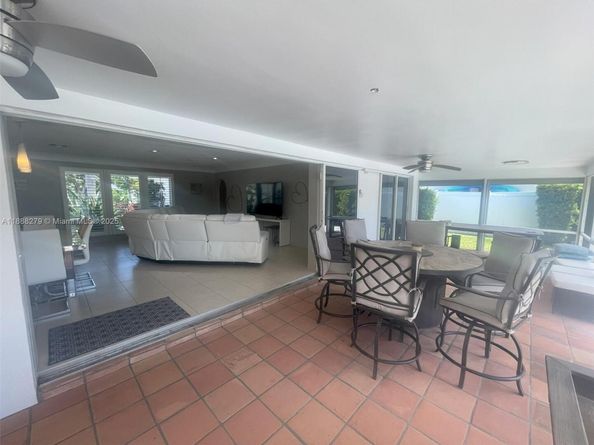 2740 NE 6th St, Pompano Beach FL 33062