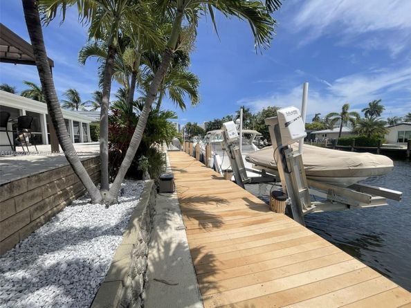 2740 NE 6th St, Pompano Beach FL 33062