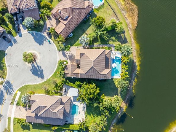 11360 NW 83rd Way, Parkland FL 33076