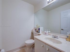 13393 NW 7th St, Plantation FL 33325