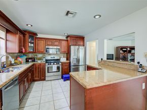 13393 NW 7th St, Plantation FL 33325