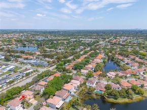 13393 NW 7th St, Plantation FL 33325