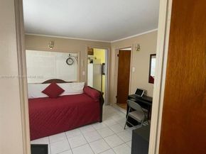 337 Ne 4th ct ct, Hallandale Beach FL 33009
