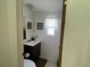 337 Ne 4th ct ct, Hallandale Beach FL 33009