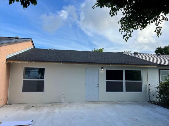 18902 NW 46th Ave, Miami Gardens FL 33055