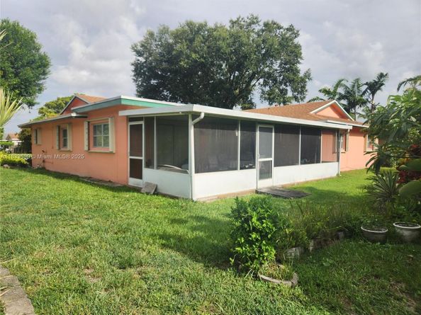 6900 NW 94th Ave, Tamarac FL 33321