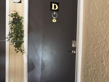 5242 NE 6th Ave, Building D 27