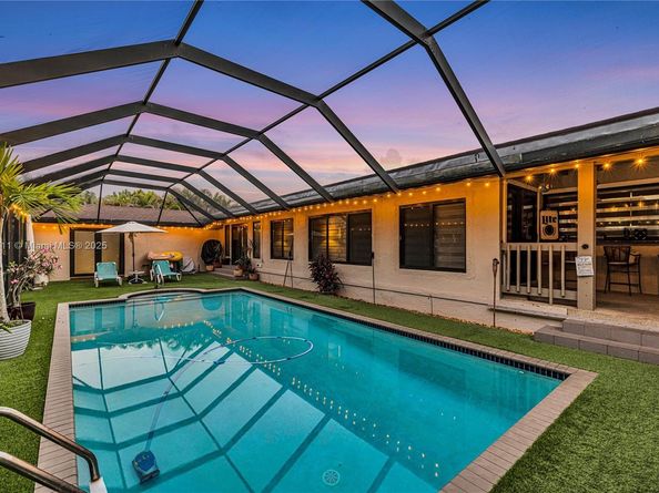 7801 SW 170th St, Palmetto Bay FL 33157