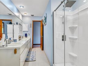 7801 SW 170th St, Palmetto Bay FL 33157