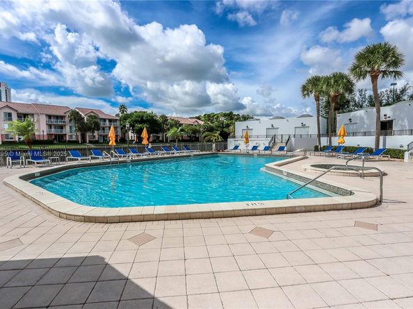 300 Three Islands Blvd 405, Hallandale Beach FL 33009