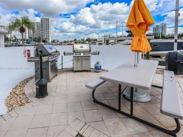 300 Three Islands Blvd 405, Hallandale Beach FL 33009