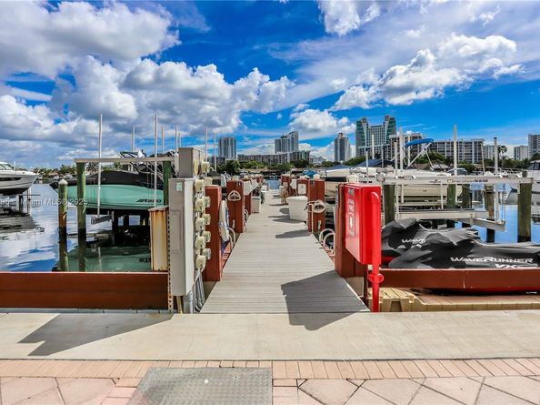 300 Three Islands Blvd 405, Hallandale Beach FL 33009
