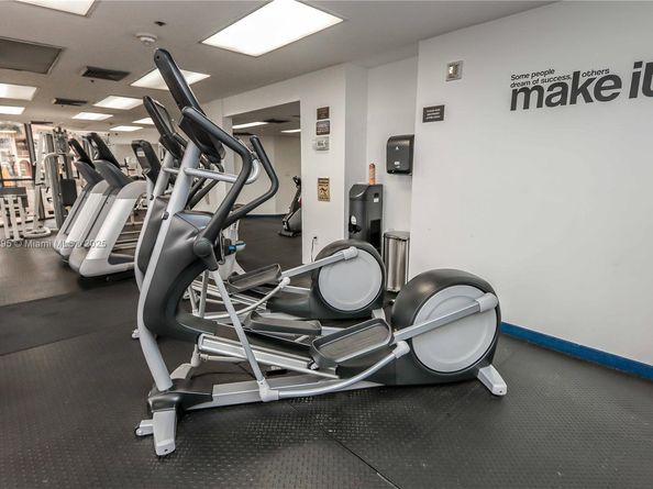 300 Three Islands Blvd 405, Hallandale Beach FL 33009