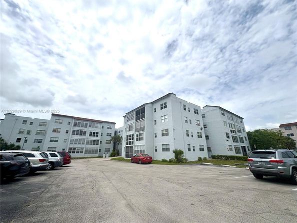 2860 Somerset Dr 211K, Lauderdale Lakes FL 33311