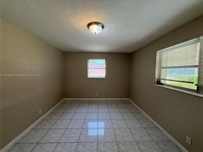 5654 NE 5th Ave, Oakland Park FL 33334
