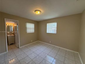 5654 NE 5th Ave, Oakland Park FL 33334