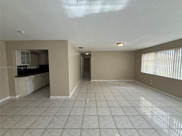 5654 NE 5th Ave, Oakland Park FL 33334