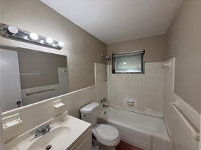5654 NE 5th Ave, Oakland Park FL 33334