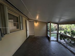 5654 NE 5th Ave, Oakland Park FL 33334