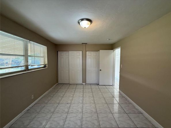 5654 NE 5th Ave, Oakland Park FL 33334