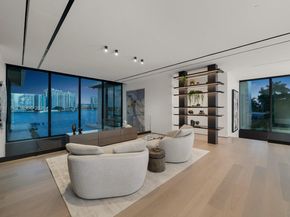 217 E Rivo Alto Dr, Miami Beach FL 33139