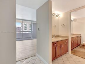 1627 Brickell Ave 2006, Miami FL 33129