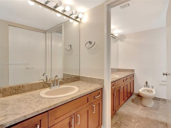 1627 Brickell Ave 2006, Miami FL 33129