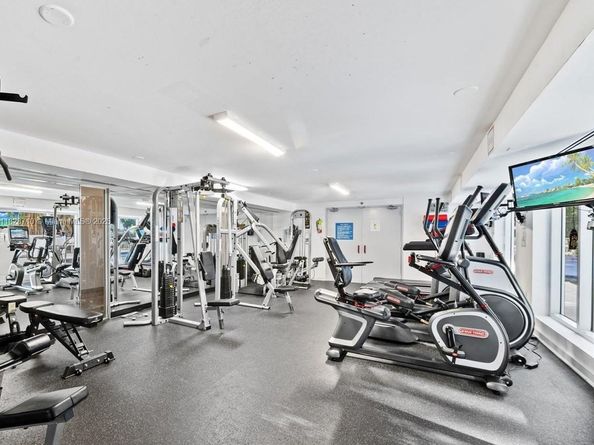 1627 Brickell Ave 2006, Miami FL 33129