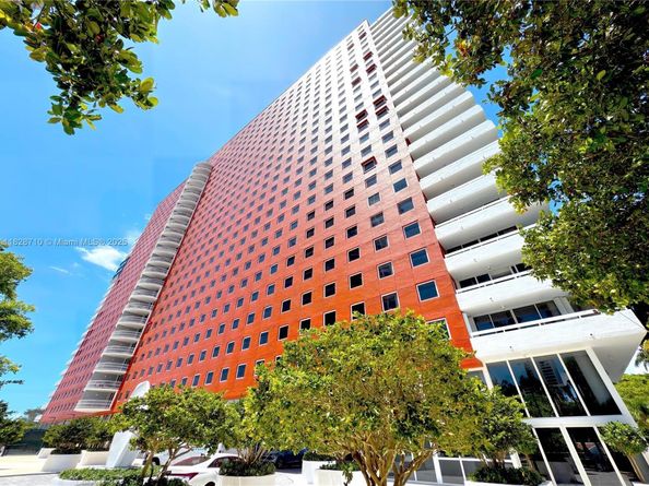 1627 Brickell Ave 2006, Miami FL 33129