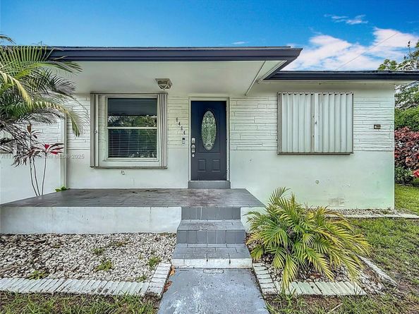6464 Mcclellan St, Hollywood FL 33024