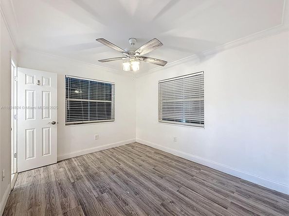 6464 Mcclellan St, Hollywood FL 33024