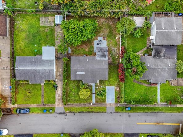 6464 Mcclellan St, Hollywood FL 33024