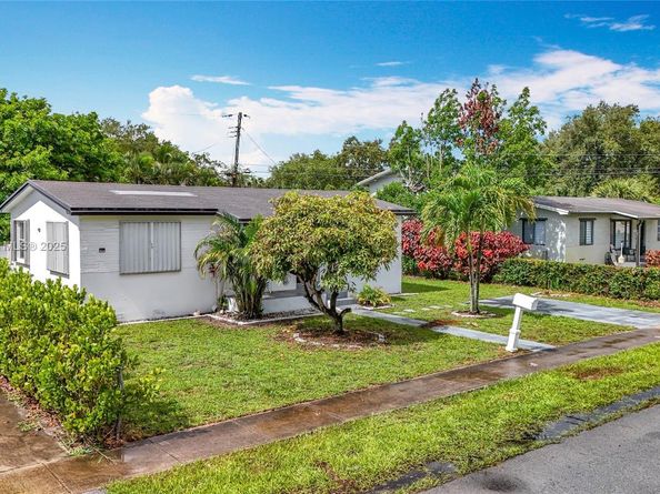 6464 Mcclellan St, Hollywood FL 33024