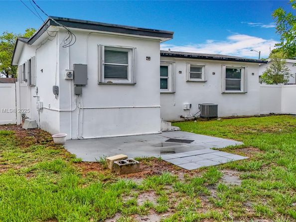 6464 Mcclellan St, Hollywood FL 33024