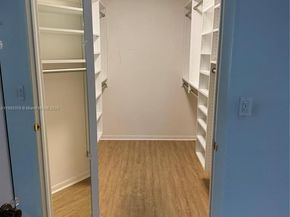 8411 NW 8th St 203, Miami FL 33126