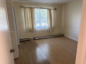 8411 NW 8th St 203, Miami FL 33126