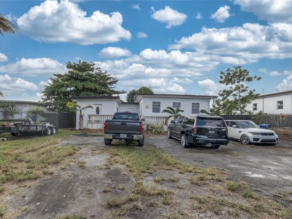 2020 NW 107th St, Miami FL 33167
