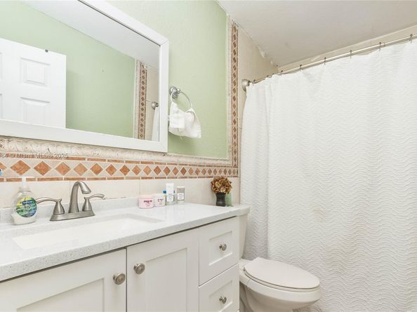 2020 NW 107th St, Miami FL 33167