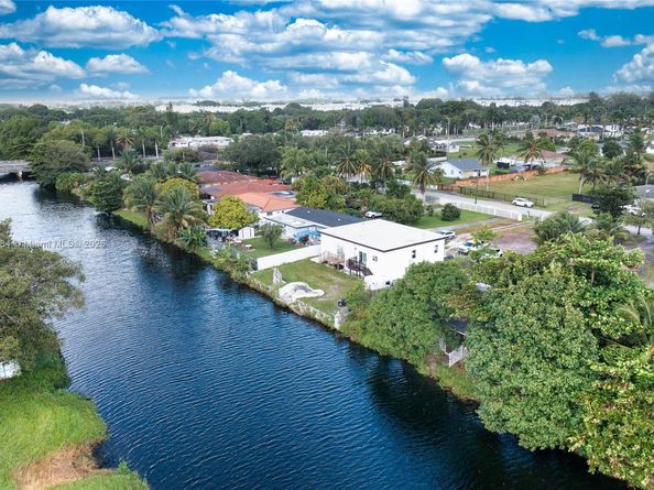 2020 NW 107th St, Miami FL 33167