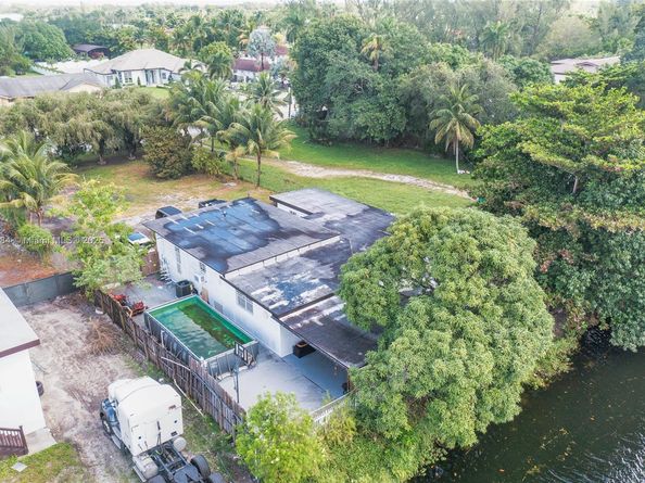 2020 NW 107th St, Miami FL 33167