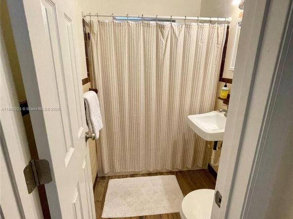121 Linda Ln, Palm Beach Shores FL 33404